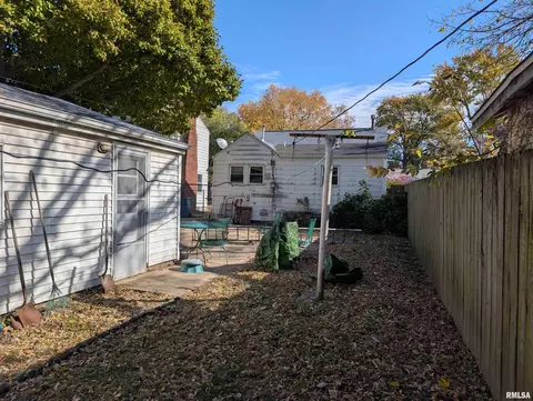 Exterior - 1221 N Rutledge St, Springfield, IL 62702 photo 5 of 7