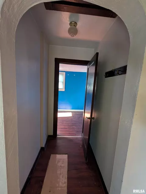 Entry Way - 1221 N Rutledge St, Springfield, IL 62702 photo 5 of 5