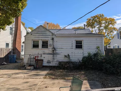 Exterior - 1221 N Rutledge St, Springfield, IL 62702 photo 4 of 7