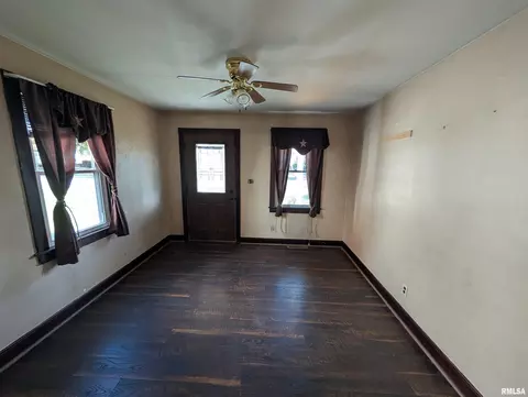 Living - 1221 N Rutledge St, Springfield, IL 62702 photo 1 of 2