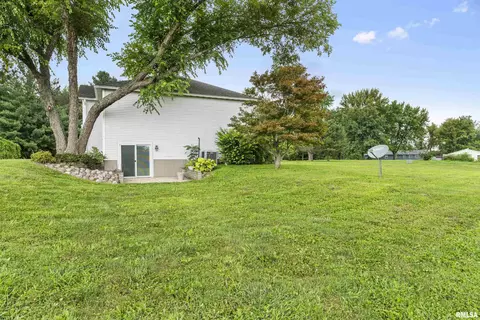Exterior - 184 Cravens Rd, Springfield, IL 62712 photo 7 of 11