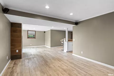 Living - 184 Cravens Rd, Springfield, IL 62712 photo 7 of 7
