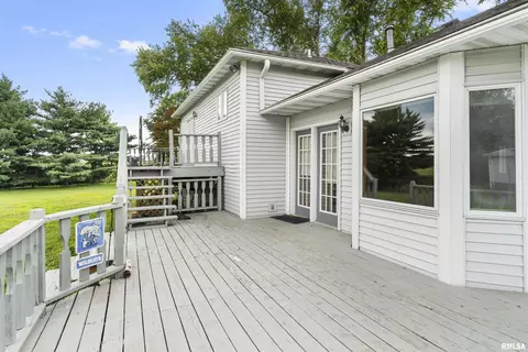 Exterior - 184 Cravens Rd, Springfield, IL 62712 photo 2 of 11