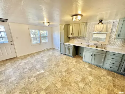 Kitchen - 205 N Austin Ave, Abingdon, IL 61410 photo 5 of 5