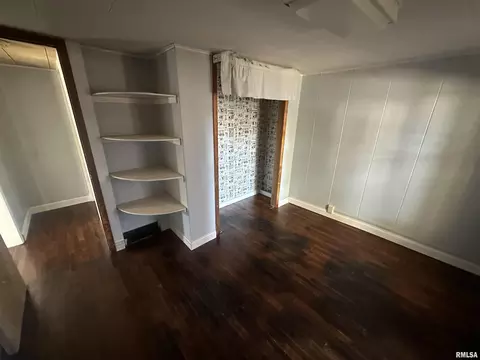 Bedroom - 205 N Austin Ave, Abingdon, IL 61410 photo 2 of 2