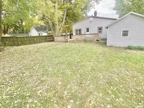 Exterior - 205 N Austin Ave, Abingdon, IL 61410 photo 5 of 6