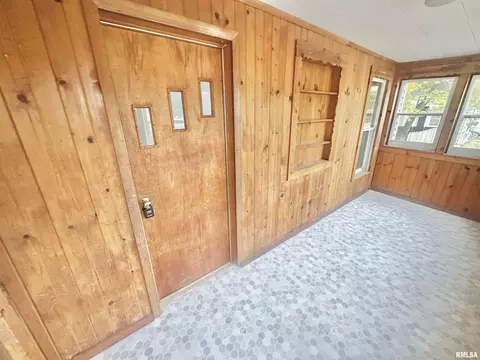 Exterior - 205 N Austin Ave, Abingdon, IL 61410 photo 6 of 6