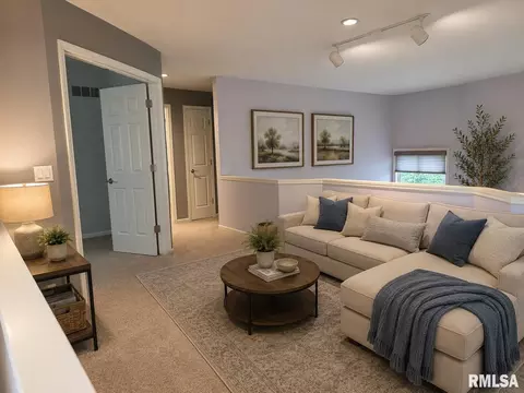 Living - 602 Eagle Trce, Quincy, IL 62305 photo 5 of 5