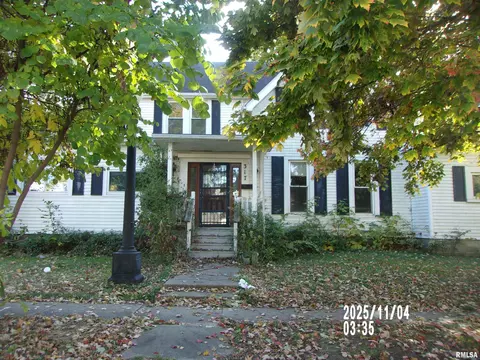 317 W Adams St, Pittsfield, IL 62363