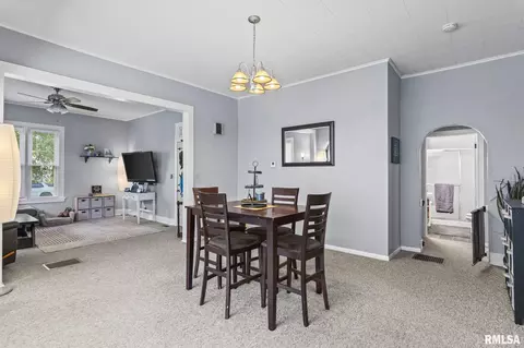 146 N State St, Springfield, IL 62702 photo 8