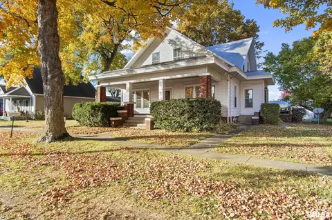203 W Railroad St, Mechanicsburg, IL 62545