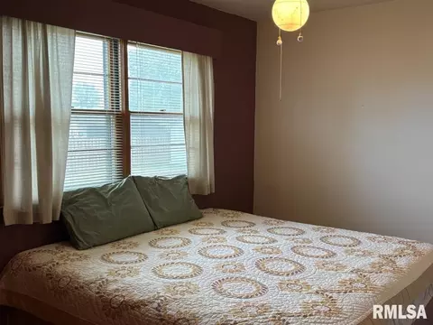 Bedroom - 253 Monroe St, Auburn, IL 62615 photo 2 of 2