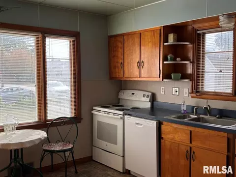 Kitchen - 253 Monroe St, Auburn, IL 62615 photo 5 of 5