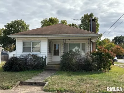253 Monroe St, Auburn, IL 62615