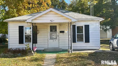311 N Franklin St, Rushville, IL 62681