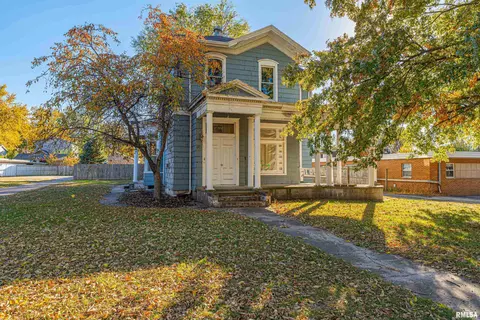 726 Park Ave, Pekin, IL 61554