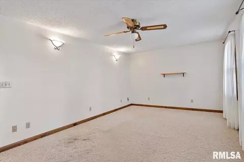 3898 Radford Rd, Springfield, IL 62707 photo 2