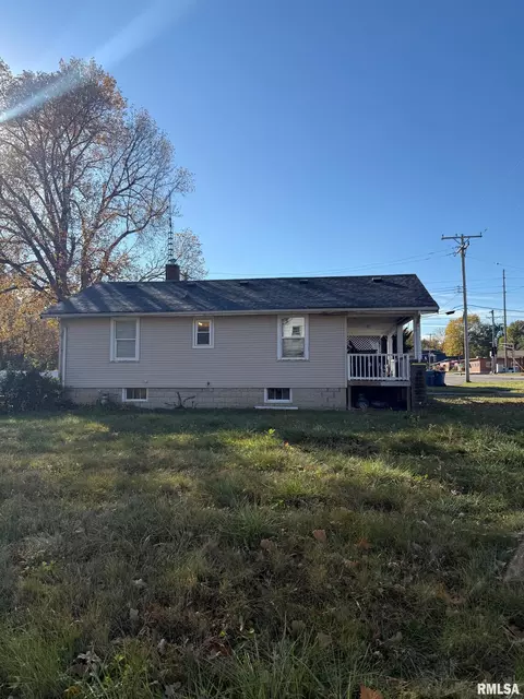 1220 N Macarthur Blvd, Springfield, IL 62702 photo 2