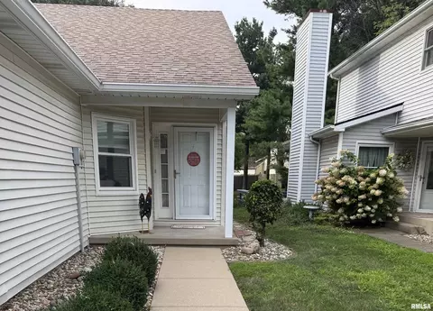 3209 Ashley Ln, Springfield, IL 62711