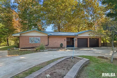 900 W Lake Shore Dr, Springfield, IL 62707