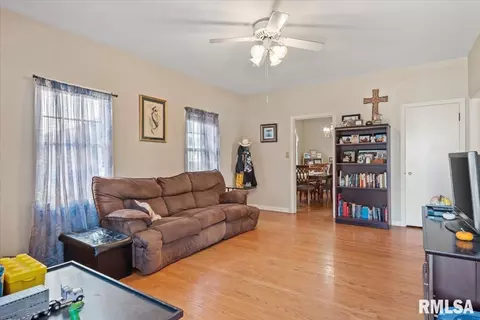 520 S Amos Ave, Springfield, IL 62704 photo 4