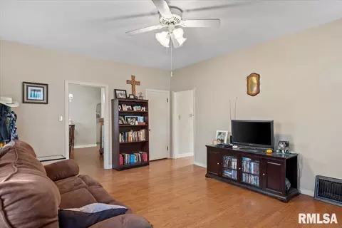 520 S Amos Ave, Springfield, IL 62704 photo 5