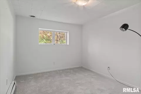 Bedroom - 2375 Sloe Rd, Springfield, IL 62707 photo 8 of 8