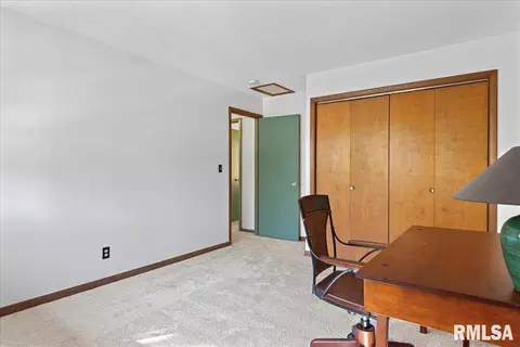 Bedroom - 2375 Sloe Rd, Springfield, IL 62707 photo 5 of 8