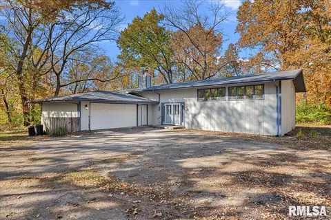 2375 Sloe Rd, Springfield, IL 62707