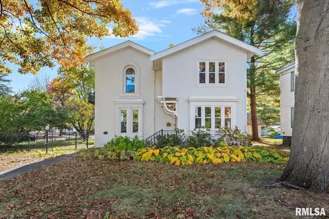 839 Grove St, Jacksonville, IL 62650