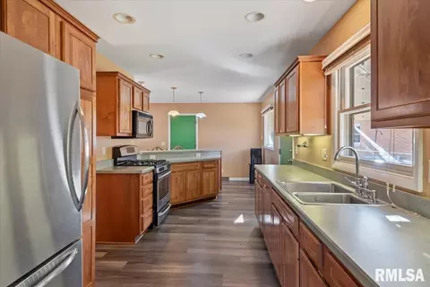 Kitchen - 627 Witherspoon Dr, Springfield, IL 62704 photo 1 of 3