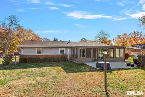 Exterior - 627 Witherspoon Dr, Springfield, IL 62704 photo 5 of 6