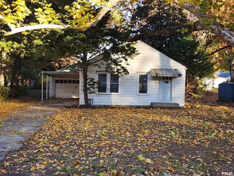 1330 N Ledlie Ave, Springfield, IL 62701