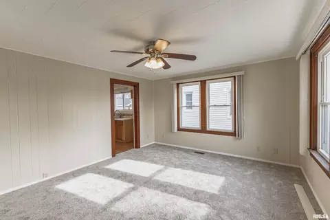 Living - 2017 Harrison St, Quincy, IL 62301 photo 2 of 5