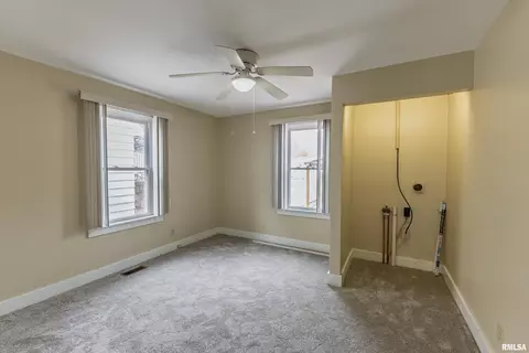 Bedroom - 2017 Harrison St, Quincy, IL 62301 photo 3 of 3
