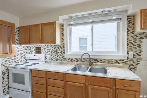 Kitchen - 2017 Harrison St, Quincy, IL 62301 photo 1 of 4