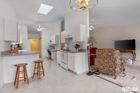 Entry Way - 5002 Eagle Rdg, Springfield, IL 62711 photo 1 of 1