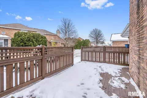 Exterior - 5002 Eagle Rdg, Springfield, IL 62711 photo 3 of 4