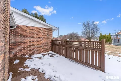 Exterior - 5002 Eagle Rdg, Springfield, IL 62711 photo 2 of 4