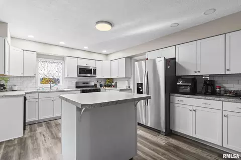 Kitchen - 1129 N Daniel Ave, Springfield, IL 62702 photo 1 of 4