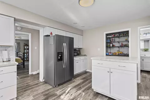 Kitchen - 1129 N Daniel Ave, Springfield, IL 62702 photo 3 of 4