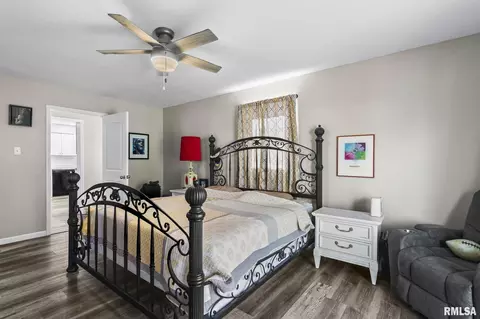 Bedroom - 1129 N Daniel Ave, Springfield, IL 62702 photo 1 of 8
