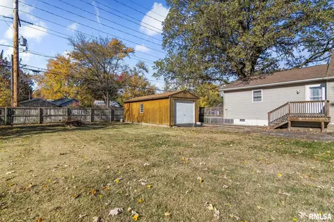 Exterior - 1129 N Daniel Ave, Springfield, IL 62702 photo 5 of 9