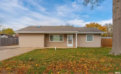 310 W Kickapoo St, Lincoln, IL 62656