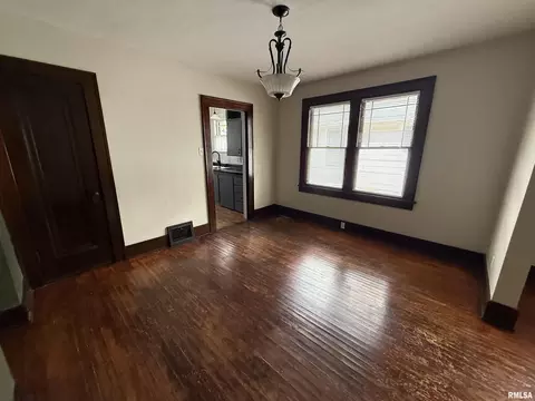 1021 W Monroe St, Springfield, IL 62704 photo 7