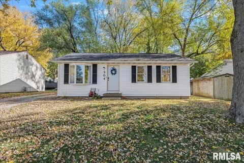 304 N Water St, Rochester, IL 62563