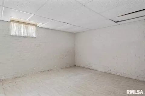 Bedroom - 2136 S State St, Springfield, IL 62704 photo 5 of 5