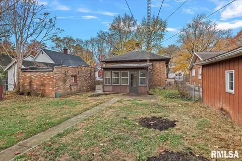 Exterior - 2136 S State St, Springfield, IL 62704 photo 6 of 8