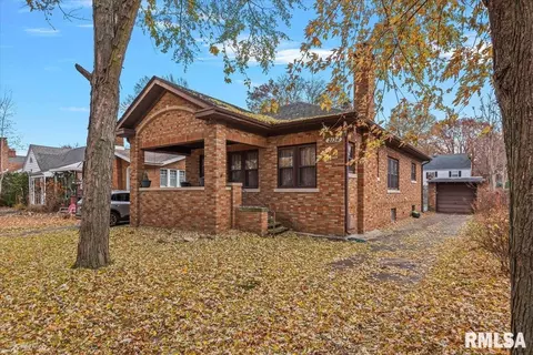 Exterior - 2136 S State St, Springfield, IL 62704 photo 2 of 8