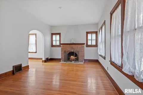 Living - 2136 S State St, Springfield, IL 62704 photo 1 of 5